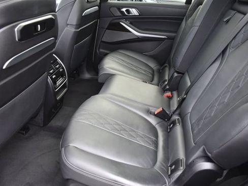 Used 2025 BMW X7 xDrive40i AWD/4WD image 27