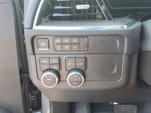 Certified 2025 Chevrolet Tahoe Premier AWD/4WD image 35