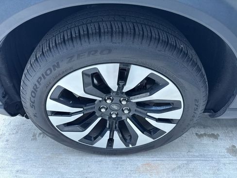 Used 2025 Ford Explorer Platinum w/ LUX Leather Package image 20