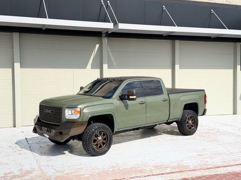 Used 2015 GMC Sierra 2500 Denali w/ Duramax Plus Package AWD/4WD image 1