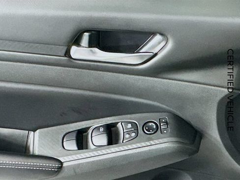 Certified 2024 Nissan Altima 2.5 SV FWD image 18