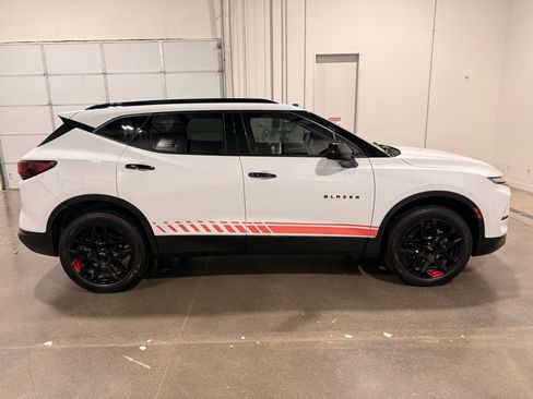 Used 2023 Chevrolet Blazer LT w/ Convenience Package image 4