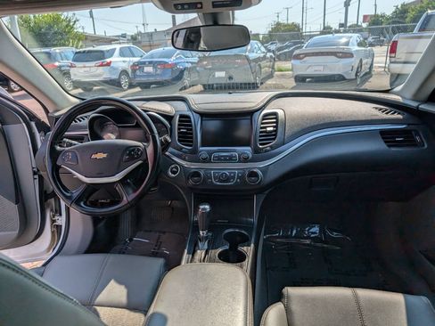 Used 2019 Chevrolet Impala LT FWD image 14