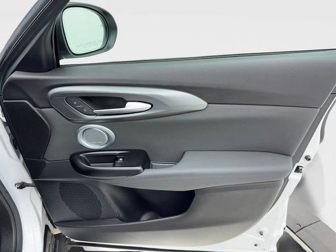 New 2024 Alfa Romeo Tonale Veloce image 39