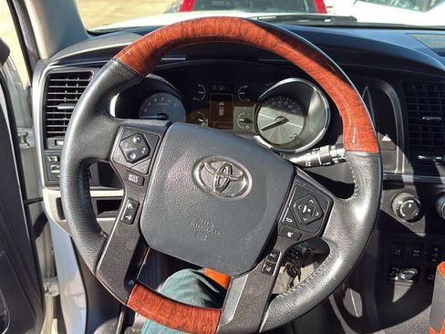Used 2019 Toyota Sequoia Platinum image 4