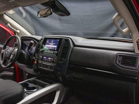 Used 2024 Nissan Titan SV w/ SV Convenience Package image 17