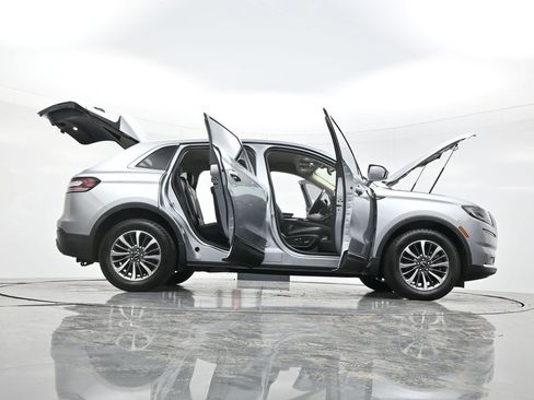 Used 2022 Lincoln Nautilus AWD w/ Premium Package image 57