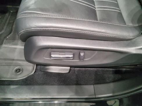 Certified 2026 Honda HR-V EX-L image 31