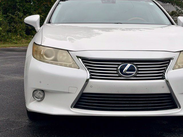 Used 2013 Lexus ES 300h w/ Luxury Pkg FWD image 13