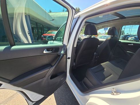 Used 2015 Volkswagen Tiguan SEL AWD/4WD image 15