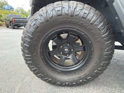 Used 2020 Jeep Gladiator Sport w/ Quick Order Package 24S AWD/4WD image 21