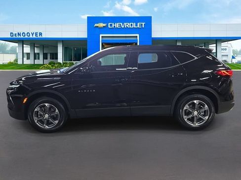 New 2025 Chevrolet Blazer LT w/ Convenience Package FWD image 11