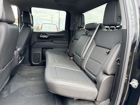 Used 2025 Chevrolet Silverado 1500 LTZ AWD/4WD image 23