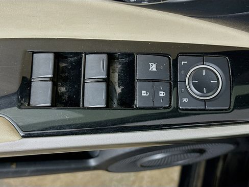 Used 2016 Lexus IS 200t image 15