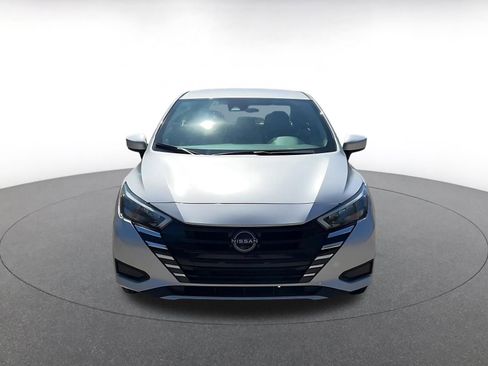 Used 2025 Nissan Versa SV image 4