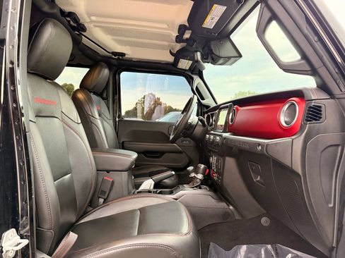 Used 2021 Jeep Wrangler Unlimited Rubicon AWD/4WD image 30