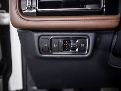 Used 2026 Lincoln Aviator Reserve AWD/4WD image 38
