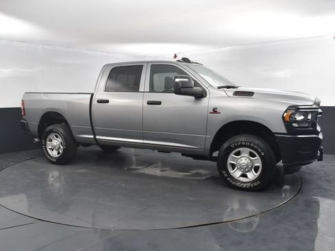 Used 2024 RAM 3500 Tradesman w/ Snow Chief Group AWD/4WD image 4