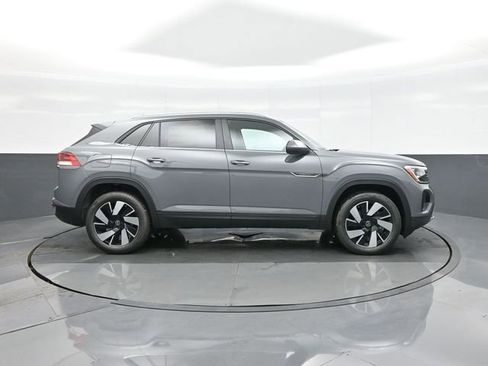 New 2026 Volkswagen Atlas Cross Sport SE image 8