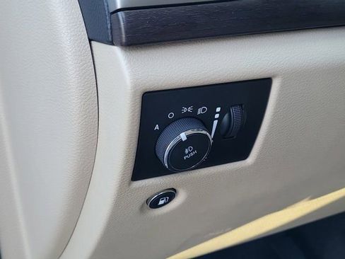 Used 2018 Jeep Grand Cherokee Laredo RWD image 17