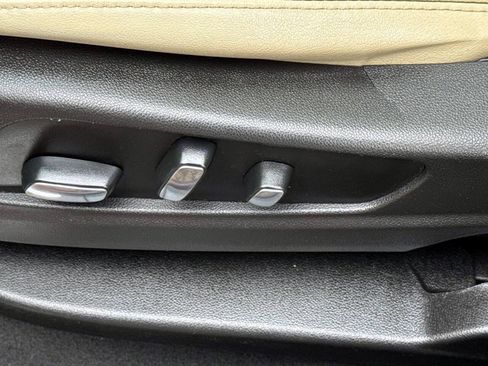 Used 2018 Cadillac XT5 Luxury w/ Driver Awareness Package AWD/4WD image 18