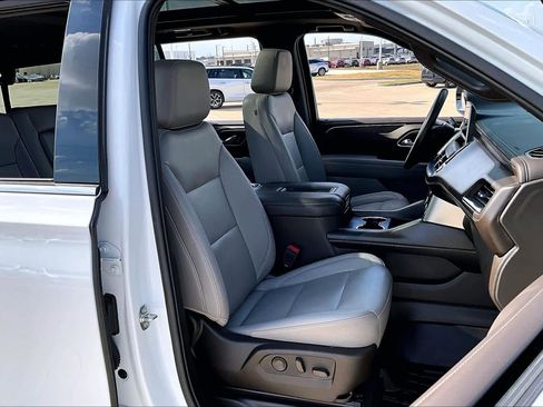 Used 2023 Chevrolet Tahoe LT w/ LT Signature Package image 9