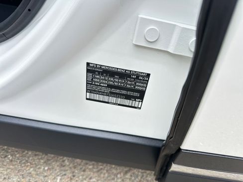 Used 2025 Mercedes-Benz GLA 250 4MATIC image 29