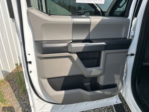 Used 2016 Ford F150 XLT w/ Equipment Group 302A Luxury AWD/4WD image 16