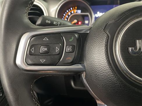 Used 2023 Jeep Gladiator Overland image 20