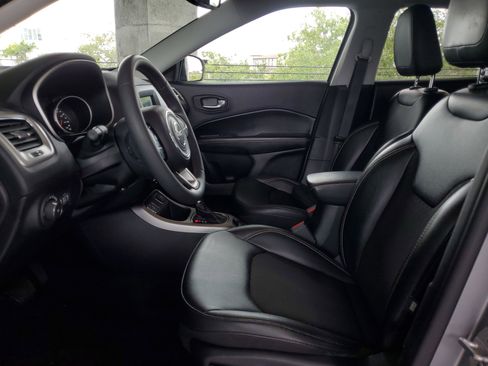 Certified 2021 Jeep Compass Latitude w/ Driver Assistance Group FWD image 17