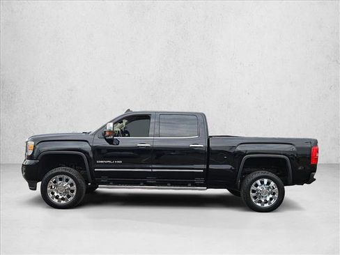 Used 2015 GMC Sierra 2500 Denali w/ Duramax Plus Package image 9