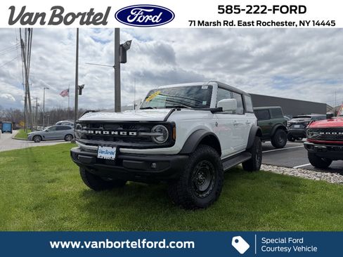 Used 2025 Ford Bronco Outer Banks w/ Sasquatch Package AWD/4WD image 1
