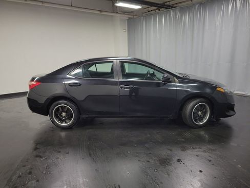Used 2019 Toyota Corolla LE image 9