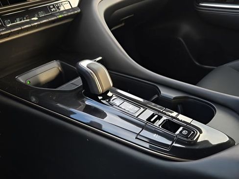 Used 2025 Toyota Crown Nightshade image 31