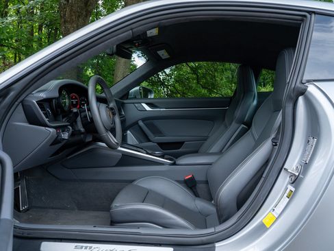 Certified 2022 Porsche 911 Turbo S AWD/4WD image 24