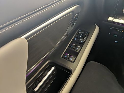 Used 2025 Ford Expedition Max Platinum w/ Driver's Package image 32