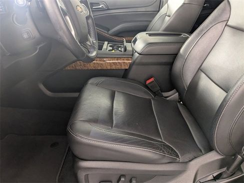 Used 2020 Chevrolet Suburban Premier image 12