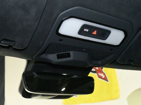 Used 2022 Rivian R1S Launch Edition image 35