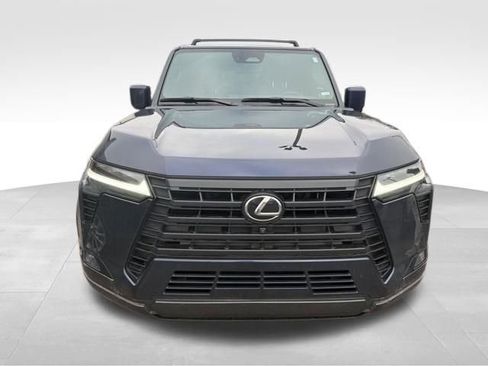 Used 2025 Lexus GX 550 w/ Accessory Package (2T) image 2