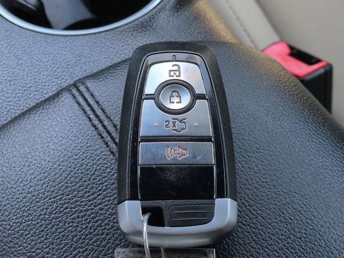 Used 2019 Ford Mustang Convertible RWD image 27