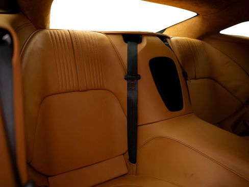 Used 2018 Aston Martin DB11 V12 RWD image 34