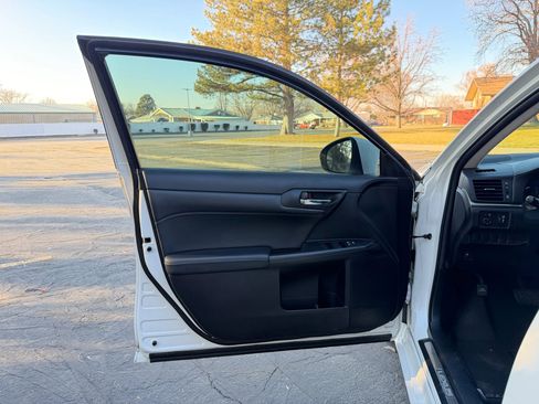 Used 2014 Lexus CT 200h image 12