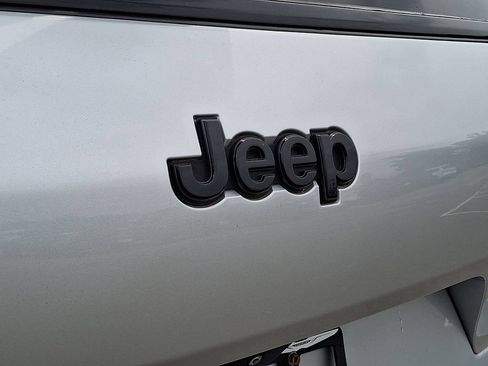 Used 2022 Jeep Grand Cherokee L Laredo AWD/4WD image 33