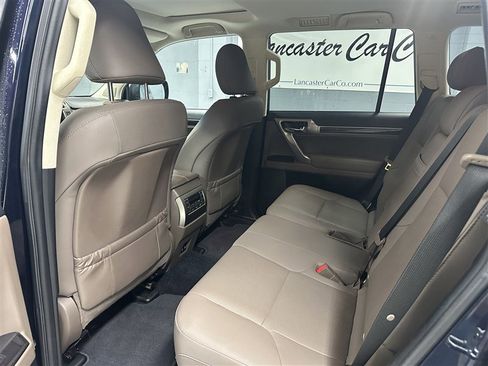 Used 2021 Lexus GX 460 Premium w/ Premium Package image 3