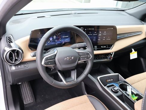 New 2026 Chevrolet Equinox ACTIV w/ Safety and Technology Package AWD/4WD image 23
