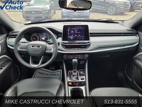 Used 2025 Jeep Compass Latitude AWD/4WD image 10