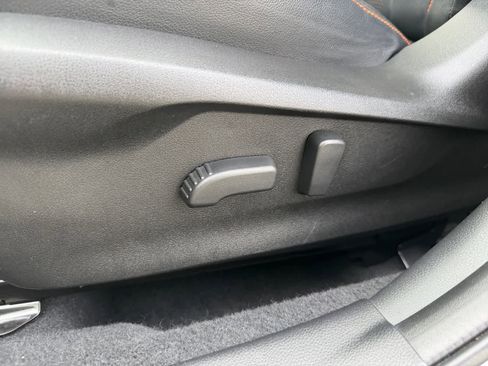 Certified 2023 Subaru Crosstrek 2.5i Limited w/ Moonroof Package image 19