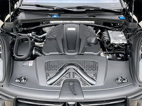 New 2026 Porsche Macan S image 21