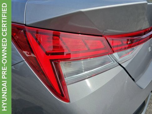 Certified 2025 Hyundai Elantra Limited image 42