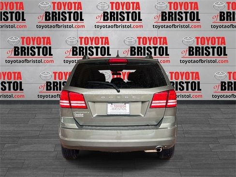 Used 2017 Dodge Journey SE image 3